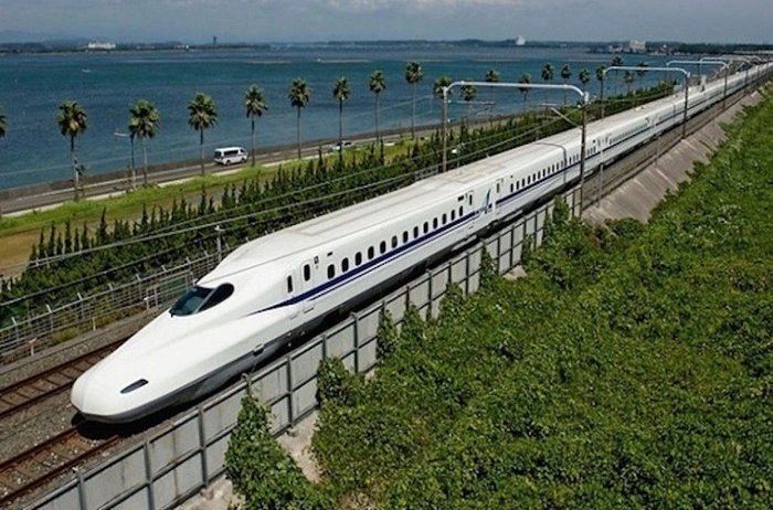 how fast is 350 km per hour 5