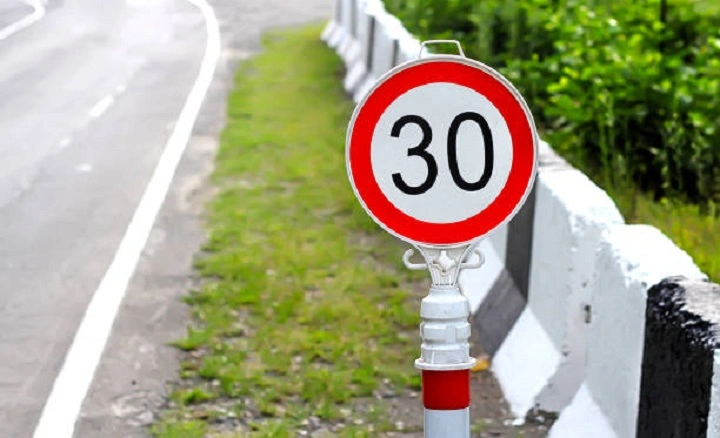 how far is 30 milessf